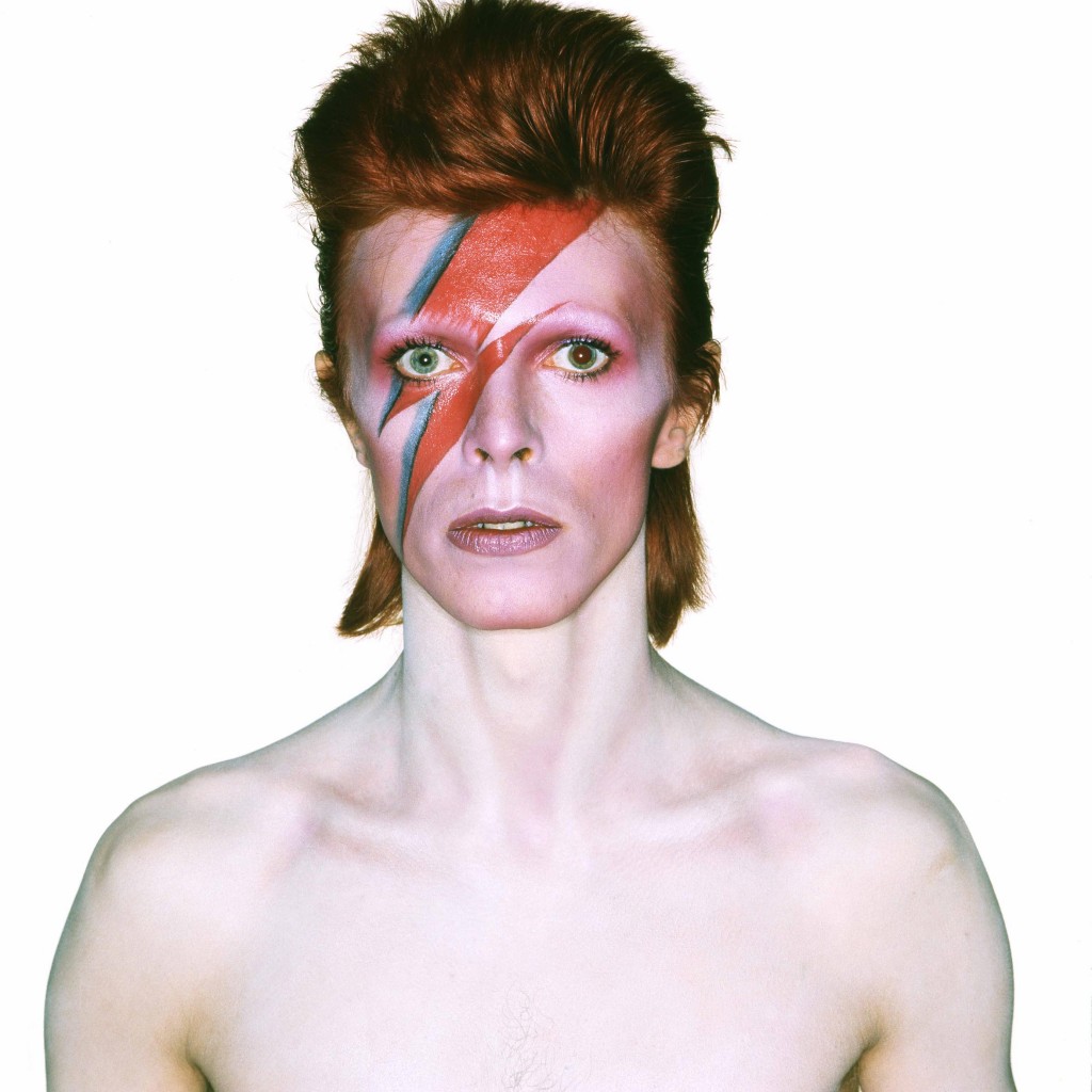 Photographie-pour-la-couverture_-de-lâalbum-Aladdin-Sane-1973-Photographie-de-Brian-Duffy-Â©-Duffy-Archive-The-David-Bowie-Archive